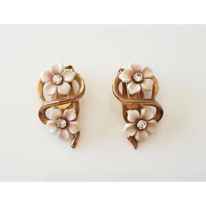 Vintage Pink Flower Clip On Earrings